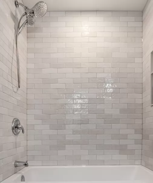 Artisan White 1/3 Offset Tub Surround